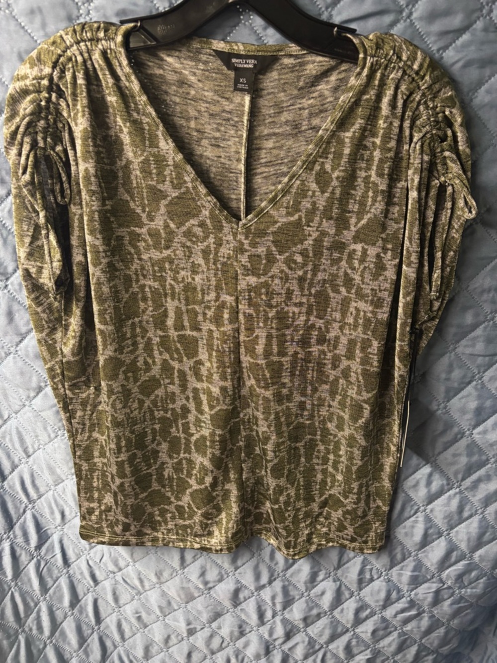 Simply Vera Vera Wang Olive Green Printed V-Neck Short Sleeve Top
